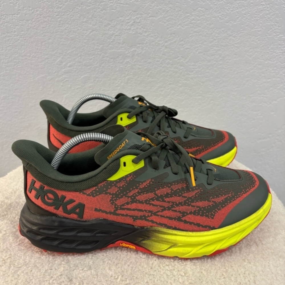 Brand New Mens HOKA Speedgoat 5 size 9.5D without box 2 Available